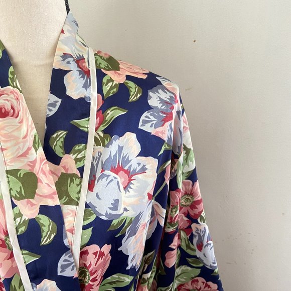 Floral Robe - Picture 2 of 3